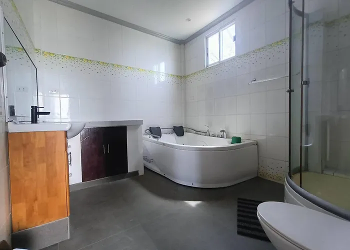 Hébergement de vacances Beachvilla 5br | Billiard | Fiber 100mbps