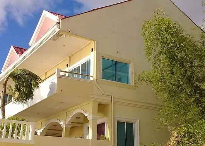 Beachvilla 5br | Billiard | Fiber 100mbps Hébergement de vacances
